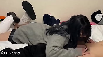 連れ込んだj○ギャルにフェラしてもらう動画