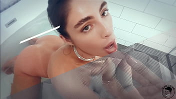 Big ass latina tru kait caught in the bathtub