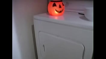 Jenny hendrix halloween present sexy blonde fucked and gets facial treat