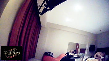 ¡alguien nos está mirando y escuchando grabamos esto en nuestro hotel parte 3 flash flash flash