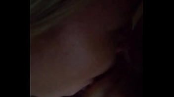 Con el rabo en la boca