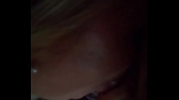 Con el rabo en la boca