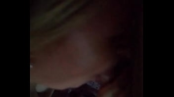 Con el rabo en la boca