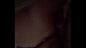 Con el rabo en la boca