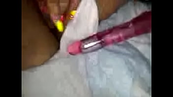 Masturbandose con dildo