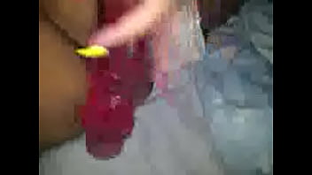 Masturbandose con dildo