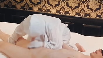 半導体製造工場勤務の巨乳人妻検査員の彼女が僕のペニスを手コキ、フェラチオして精液を搾り取る。home made amateur 個人撮影 kawasaki jk