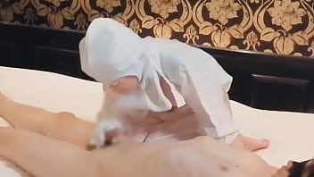 半導体製造工場勤務の巨乳人妻検査員の彼女が僕のペニスを手コキ、フェラチオして精液を搾り取る。home made amateur 個人撮影 kawasaki jk