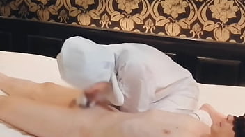 半導体製造工場勤務の巨乳人妻検査員の彼女が僕のペニスを手コキ、フェラチオして精液を搾り取る。home made amateur 個人撮影 kawasaki jk