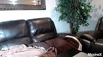 Maxine's squirting live show clip is good enough to make you cum hard