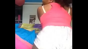 Teen shakes ass