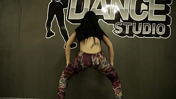 Twerk & booty shake dance contest sasha x twerk girls