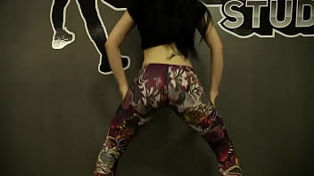 Twerk & booty shake dance contest sasha x twerk girls