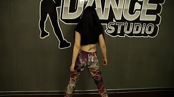 Twerk & booty shake dance contest sasha x twerk girls