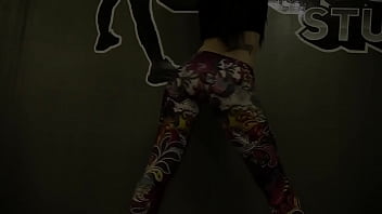 Twerk & booty shake dance contest sasha x twerk girls