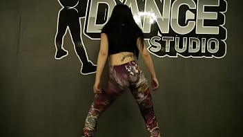 Twerk & booty shake dance contest sasha x twerk girls