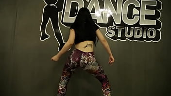 Twerk & booty shake dance contest sasha x twerk girls