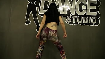 Twerk & booty shake dance contest sasha x twerk girls