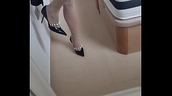 Viens regarder ce que ça donne sur mon profil quand je retire mes collants