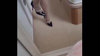 Viens regarder ce que ça donne sur mon profil quand je retire mes collants