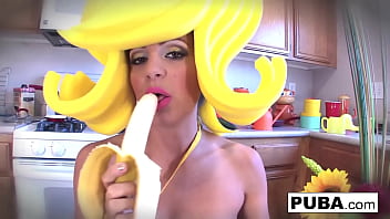 Hot babe fucks herself