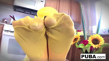 Hot babe fucks herself