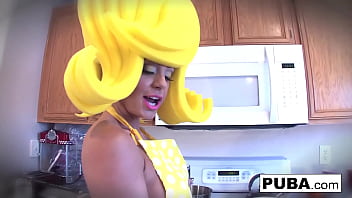 Hot babe fucks herself