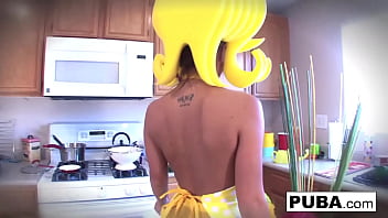 Hot babe fucks herself