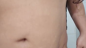 Paty bumbum enfiou o consolo até sair mel da buceta