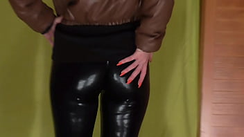 Black shiny leggings