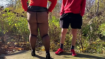 When my curvy mother in law does this it turns me on like hell