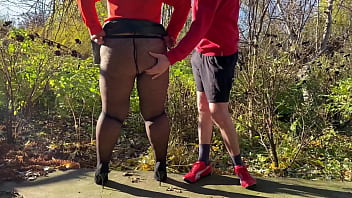 When my curvy mother in law does this it turns me on like hell