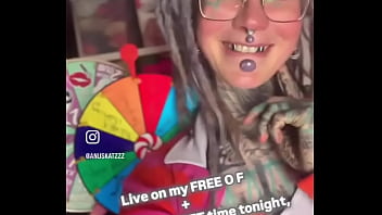 I will be live caming tonight tomorrow and friday ️join me and let us have some fun