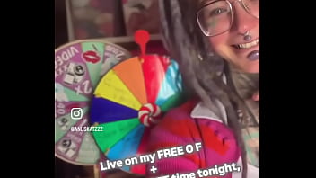 I will be live caming tonight tomorrow and friday ️join me and let us have some fun