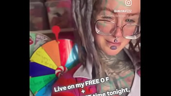 I will be live caming tonight tomorrow and friday ️join me and let us have some fun