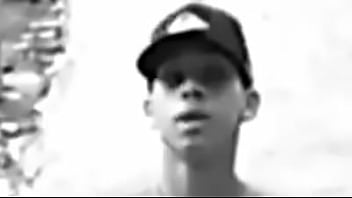 Menorzin Dando Aquela Dançada Monstra Ao Som Do Prison thumbnail