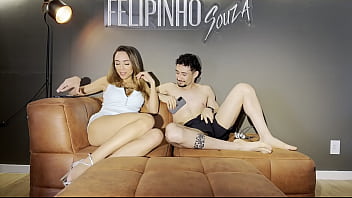 Não Aguentei E Gozei Gostoso Com O Meu Primo Antes Da Minha Tia Chegar thumbnail