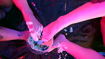 Lesbian Dirty Feet Fetish thumbnail