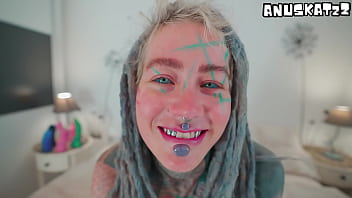 Heavily ink'd teen self fucking big toy