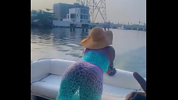 Getting horny while shaking my ass