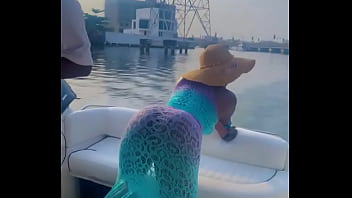 Getting horny while shaking my ass