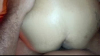 Fudendo a borboletinha e dando leite na boca