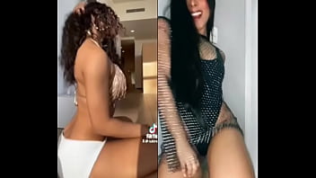 Tiktok challenge white girs vs black girls
