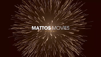 Peitinho bicudo jorrando leite enquanto essa putinha se acaba na siririca