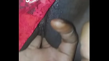 Juicybabyyy pussy play wit urs truely urchocolatesecret