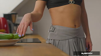 Asshole veggie stretching and gape on alysa