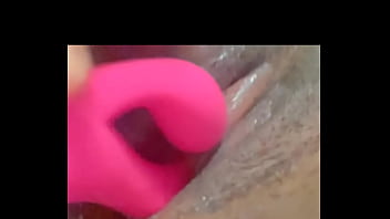 Watch me play with my pussy