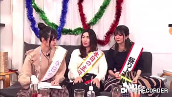 Japannese women fucking up skirt videos