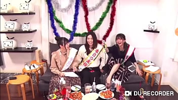 Japannese women fucking up skirt videos