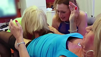 Sexy Crossdresser Pauline Face Fucks Essex Girl Lisa thumbnail